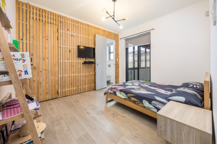 5 Bedroom Property for Sale in Deo Gracia Western Cape